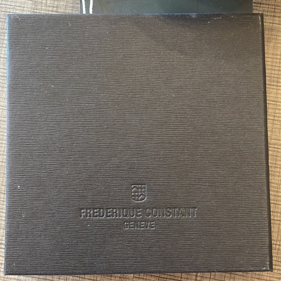 Frederique Comstant Geneve Horological Smartwatch! - Picture 16 of 16